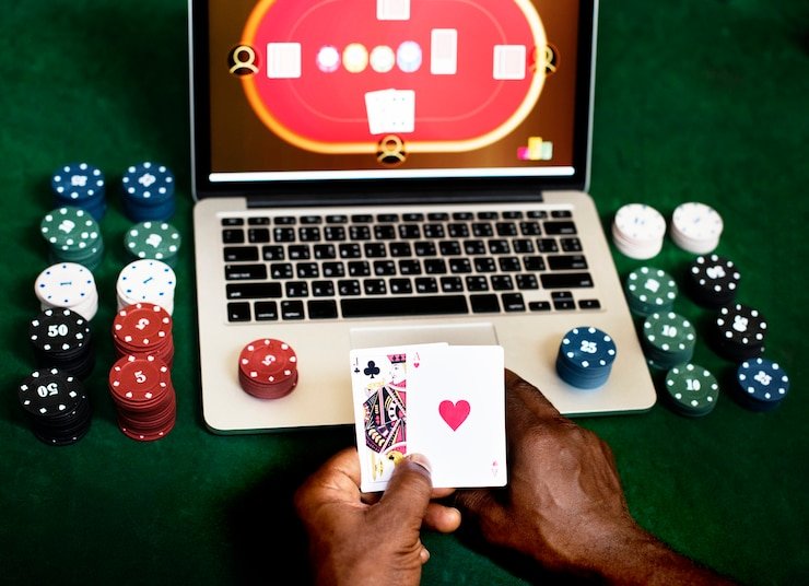 Filipino sports bettor checking live odds on a mobile phone browser